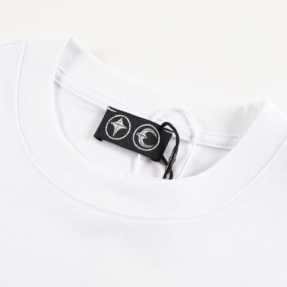 Thug Club White T Shirt With Distinctive Red Graphics - Picture 3 of 7